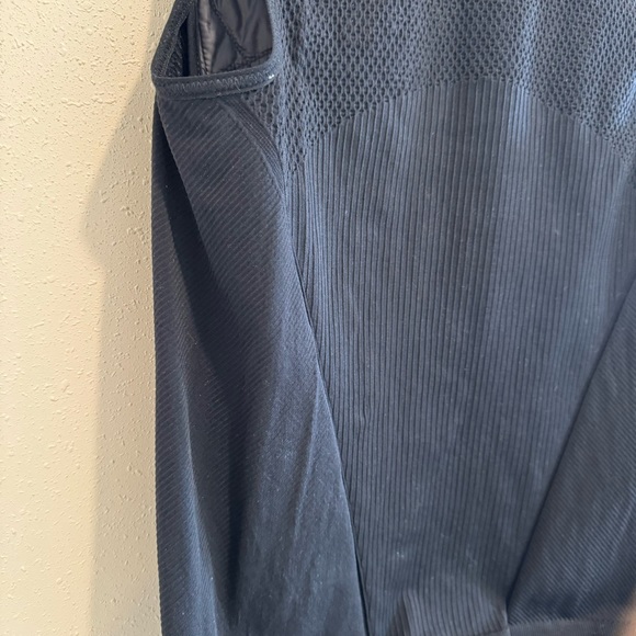 Athleta Lightweight Layering Vest - Picture 3 of 10